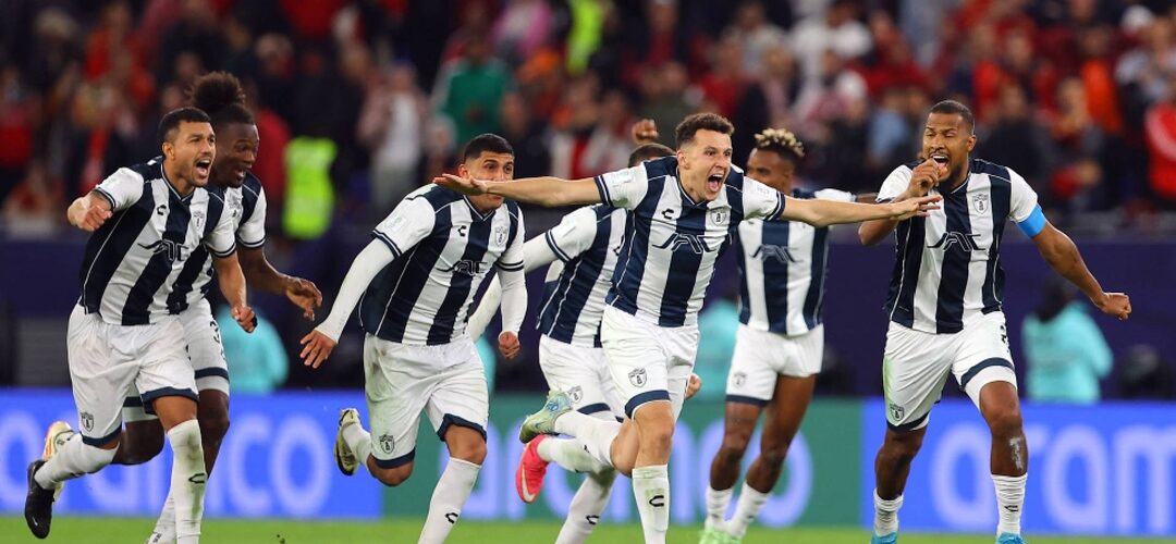 باتشوكا يطيح بالأهلي بركلات الترجيح لمواجهة ريال مدريد في نهائي كأس الإنتركونتيننتال 2024.