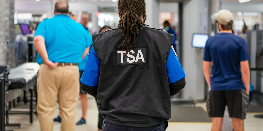 حذرت إدارة أمن النقل من أن الإغلاق قد يؤدي إلى تأخير عمليات الفحص في المطارات.