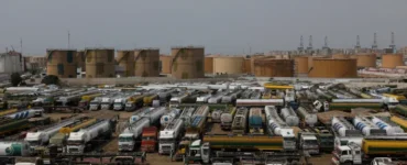 نمو اقتصاد باكستان كان مدفوعا بأداء إيجابي في قطاعي الزراعة والخدمات.