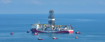 الولايات المتحدة تزود أوكرانيا بالغاز الطبيعي المسال.