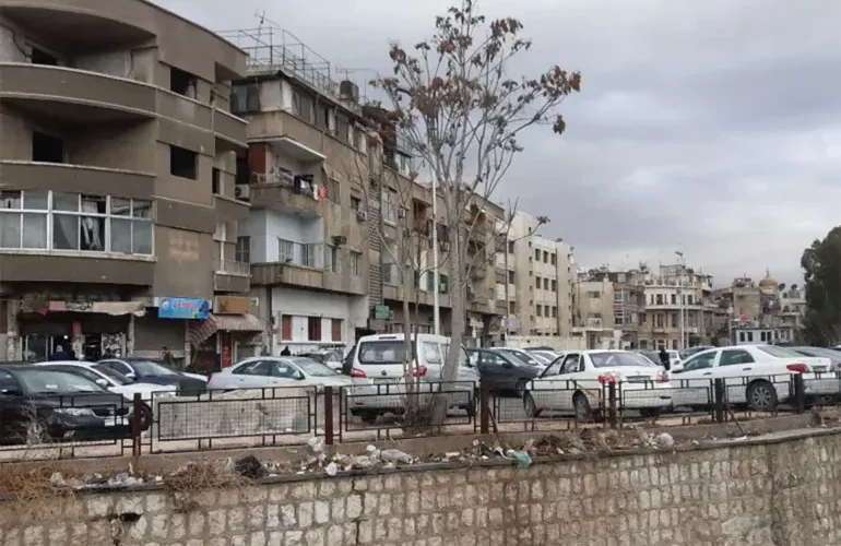 الجمود طرأ مؤخرا على خلفية تذبذب سعر صرف الليرة أمام العملات الأجنبية وتوقف الدوائر الحكومية عن التسجيل